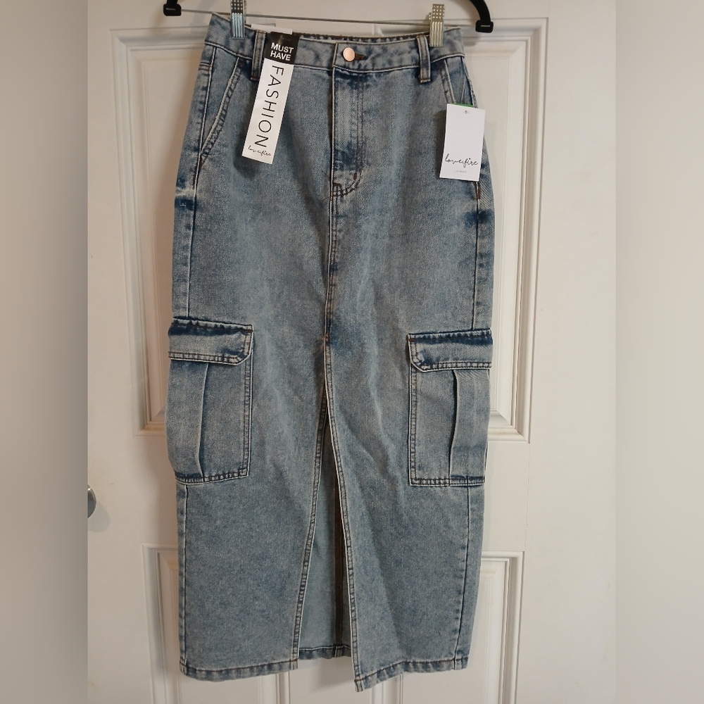 🦋THIS WOULD LOOK GREAT ON YOU!!🦋 Love, Fire denim maxi cargo skirt